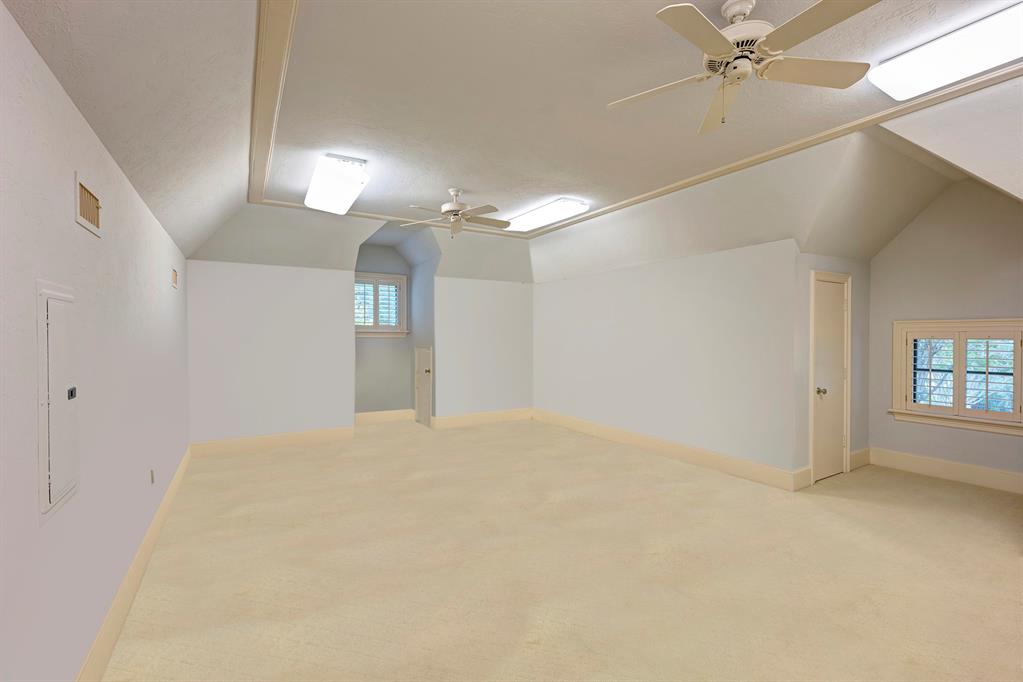 4 Crestwood Drive