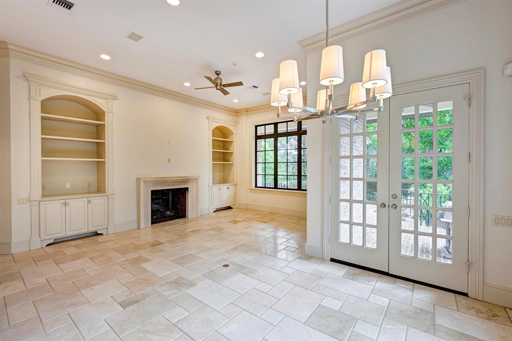 4 Crestwood Drive