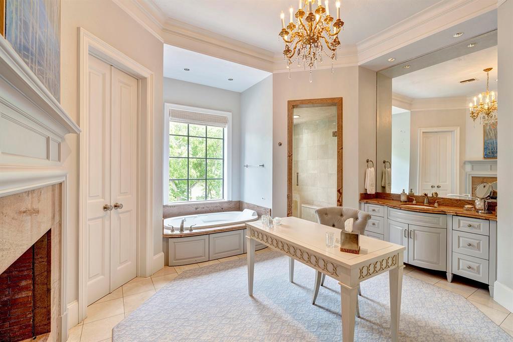 4 Crestwood Drive