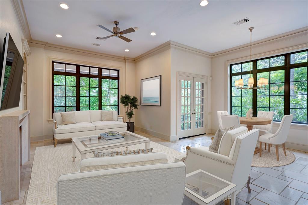 4 Crestwood Drive