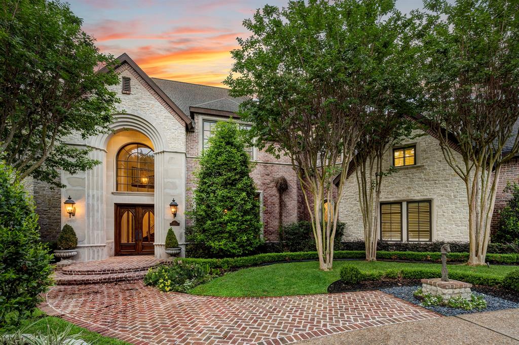 4 Crestwood Drive