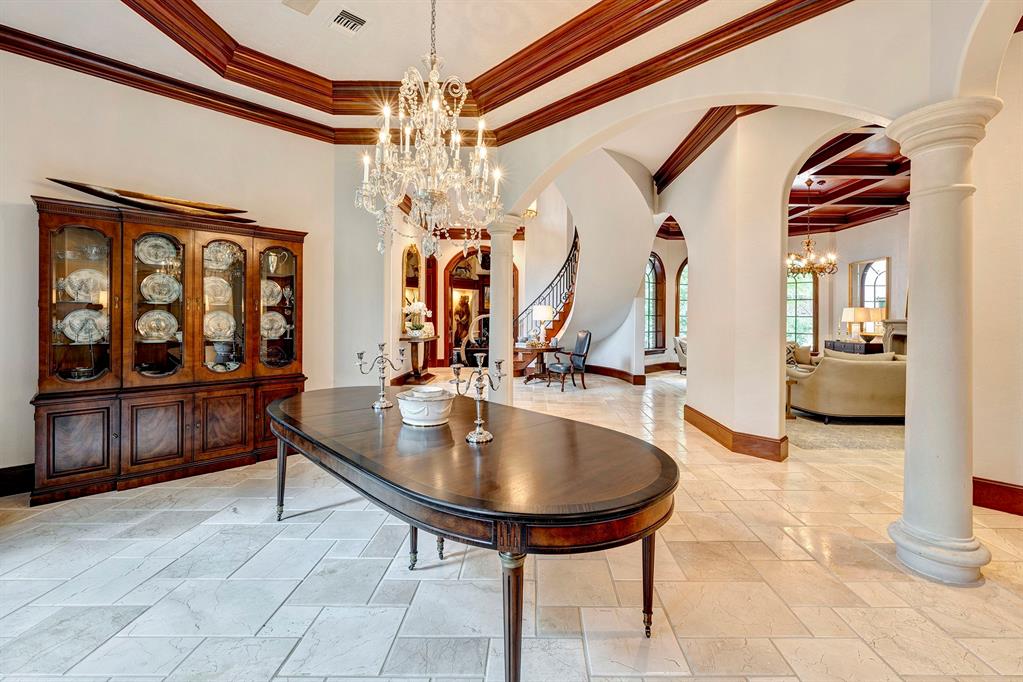 4 Crestwood Drive