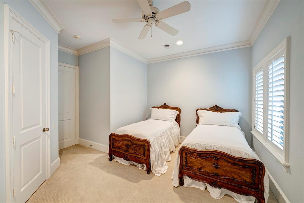 4 Crestwood Drive