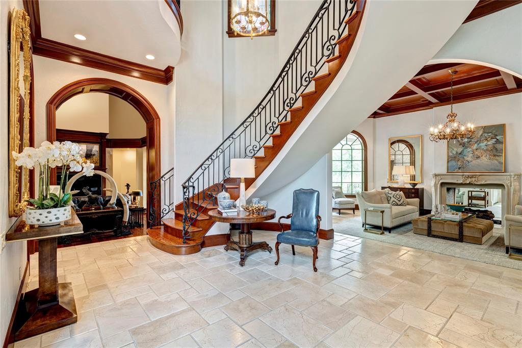 4 Crestwood Drive