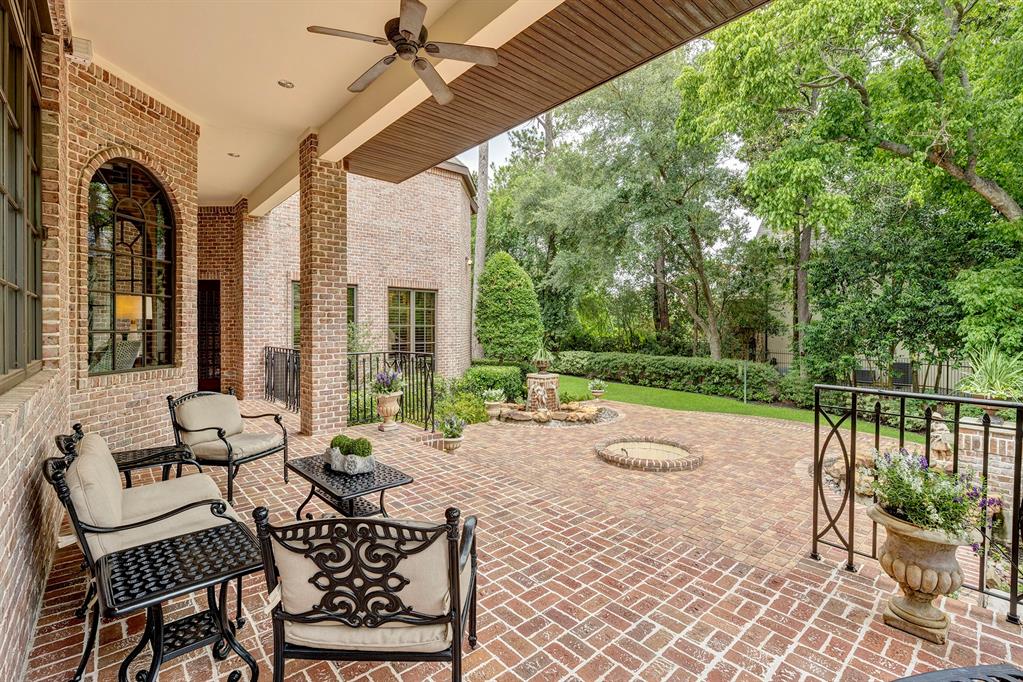 4 Crestwood Drive