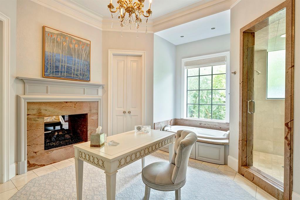 4 Crestwood Drive