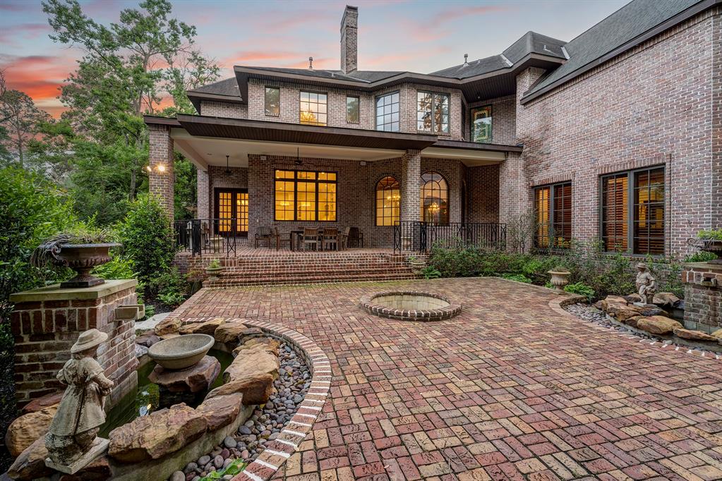 4 Crestwood Drive