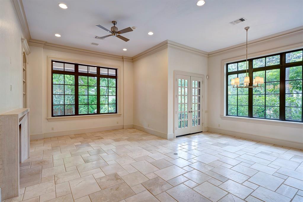 4 Crestwood Drive