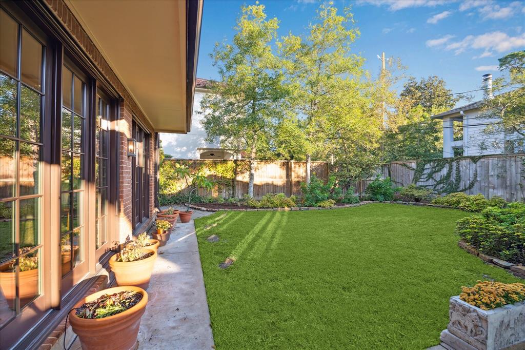 3769 Sunset Boulevard