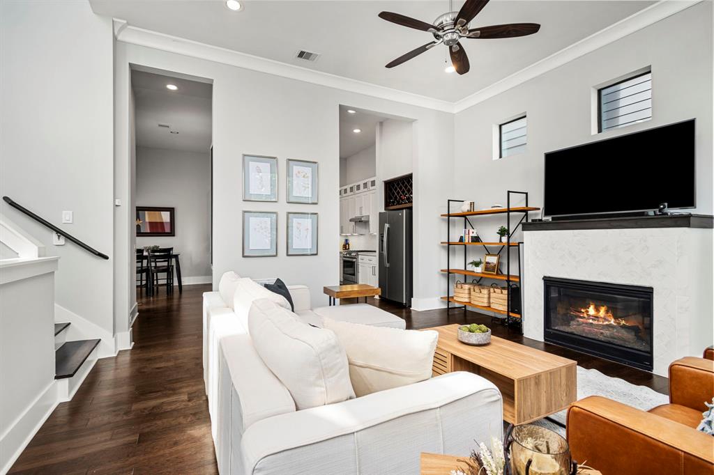 833 W 19th Street