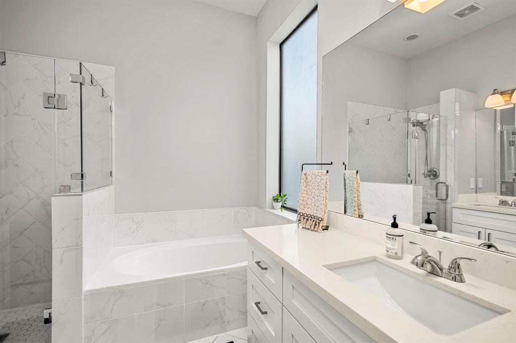 833 W 19th Street