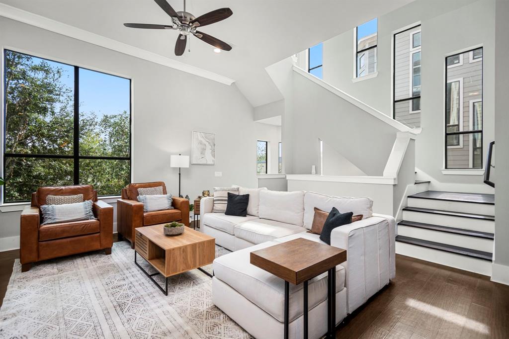 833 W 19th Street
