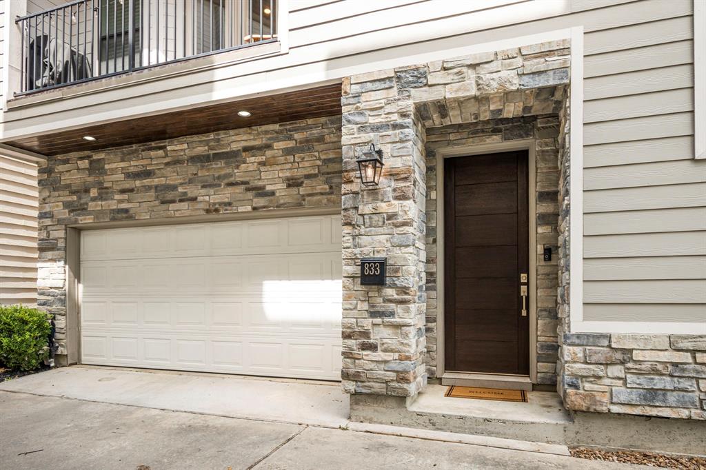 833 W 19th Street