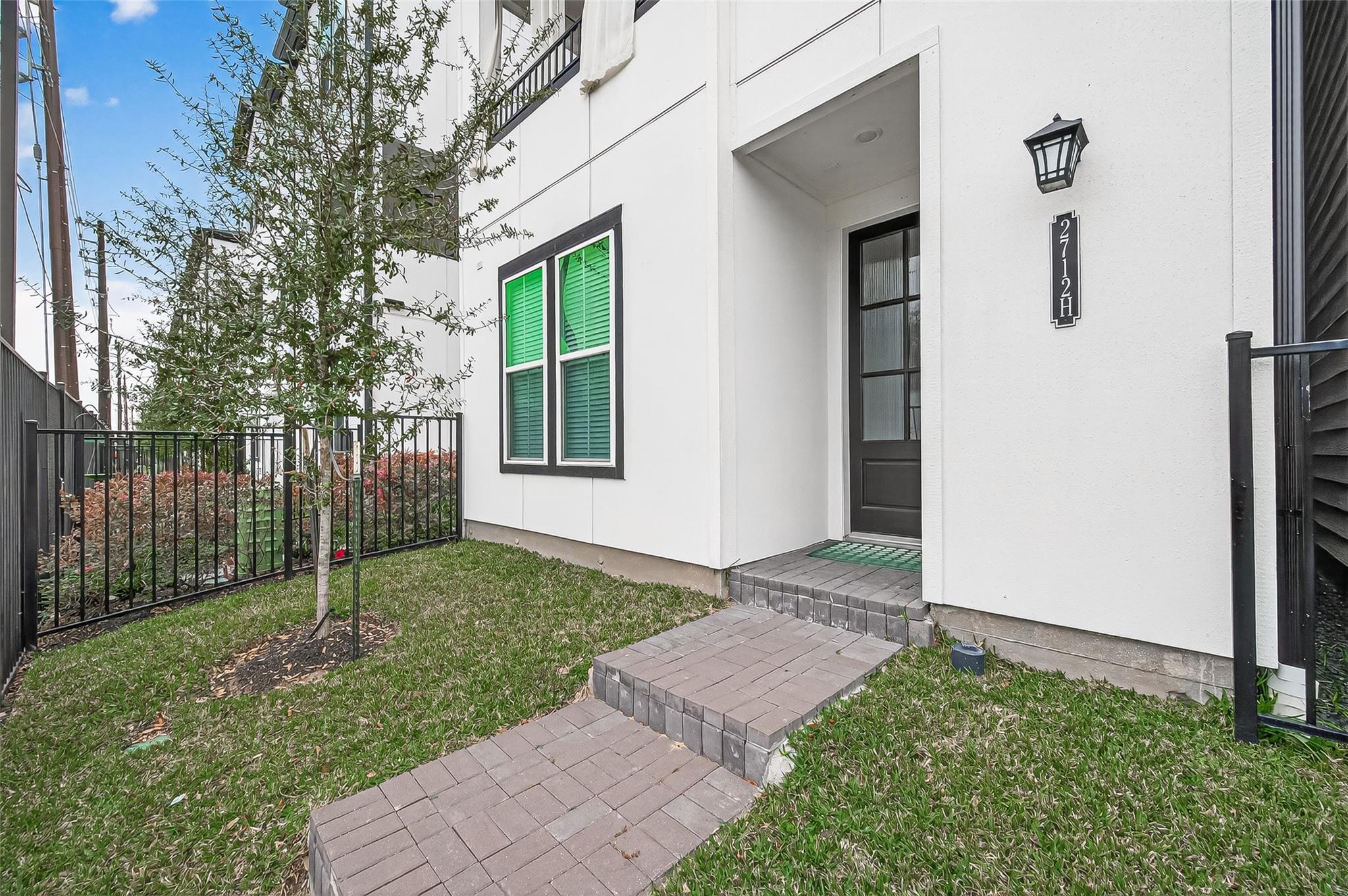 2712 Grand Fountains Drive # H