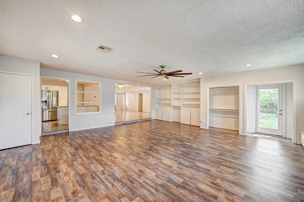 5966 Glenhurst Drive