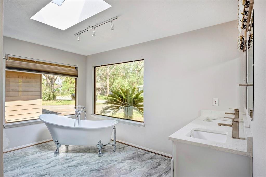 5966 Glenhurst Drive