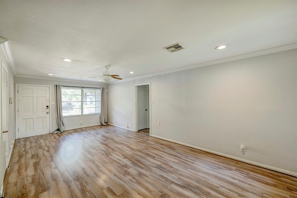 5966 Glenhurst Drive