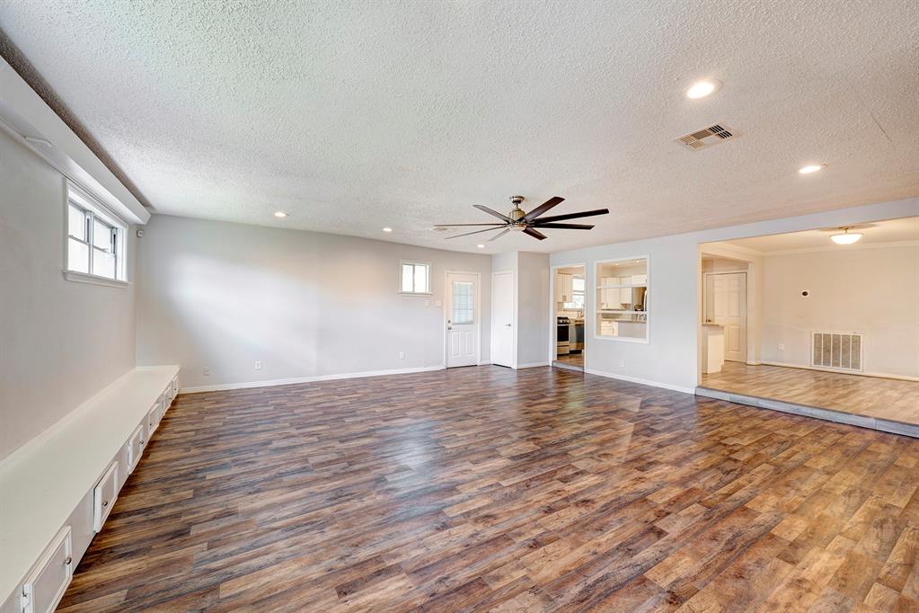 5966 Glenhurst Drive