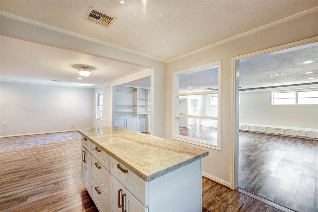 5966 Glenhurst Drive