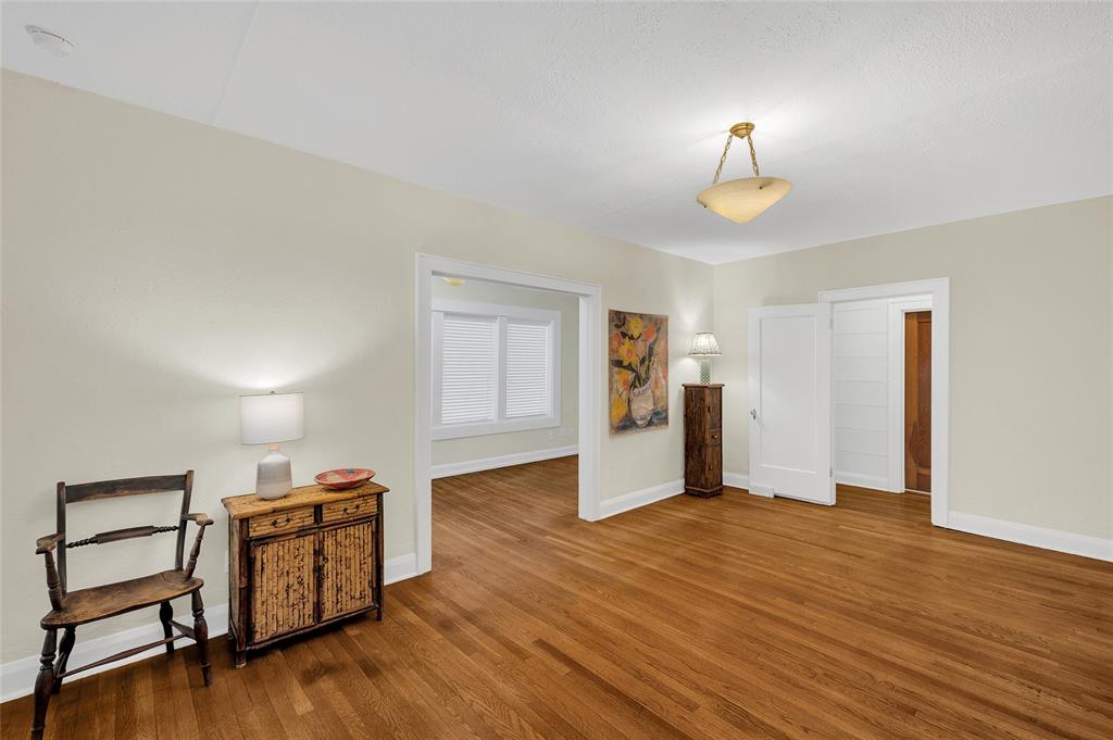 1708 Sunset Boulevard