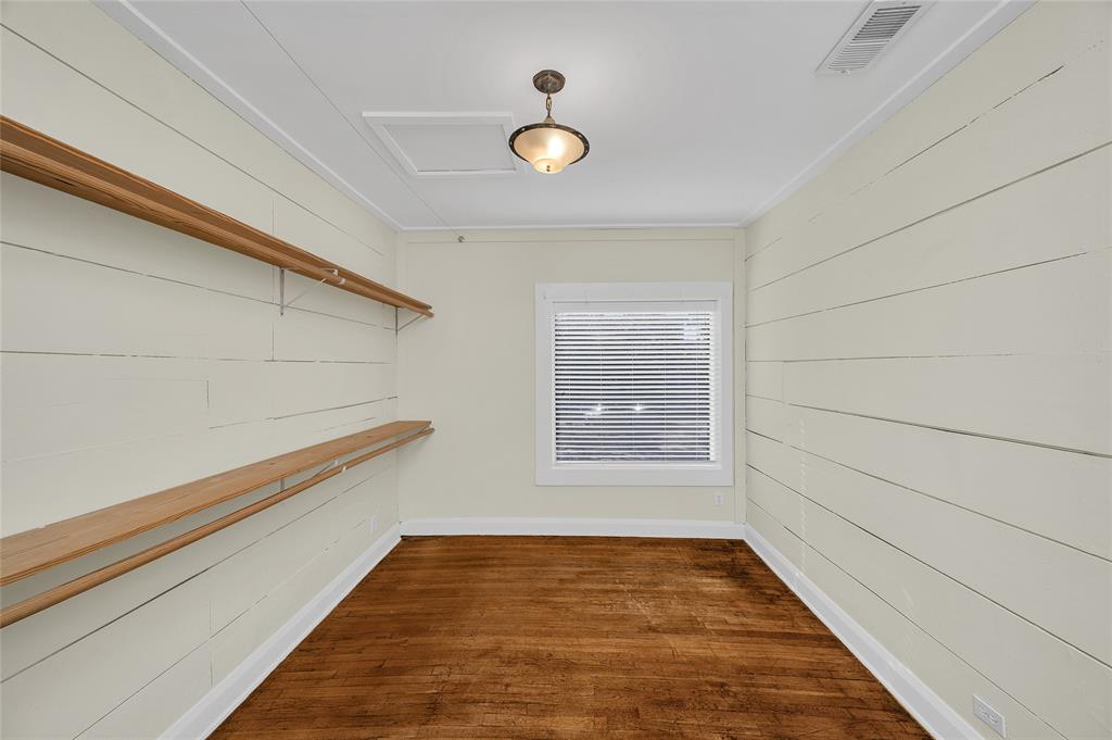 1708 Sunset Boulevard
