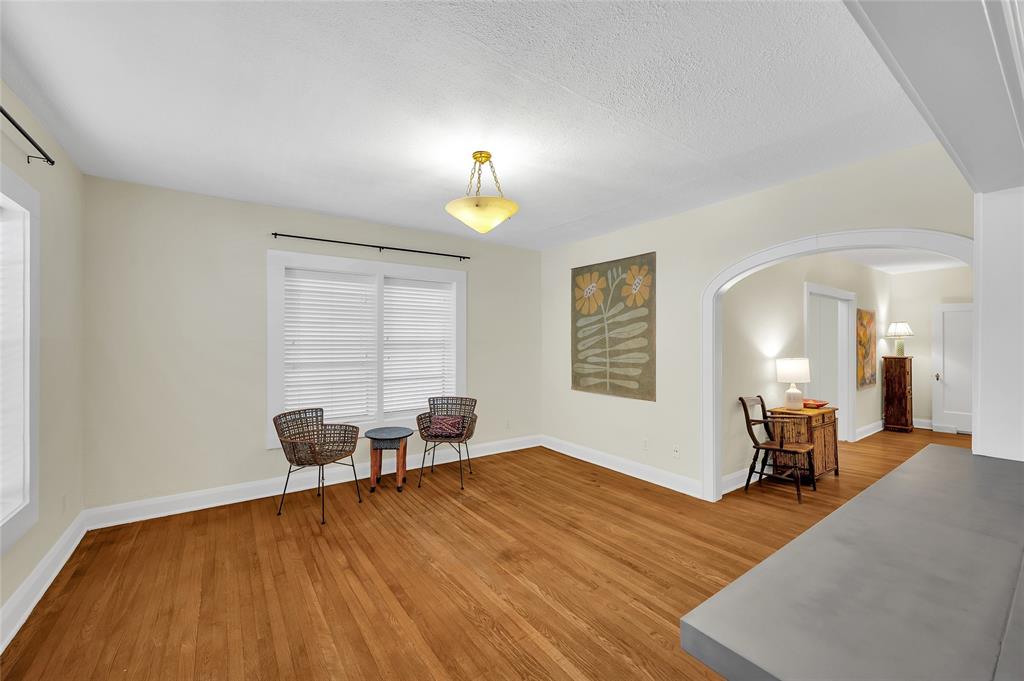 1708 Sunset Boulevard
