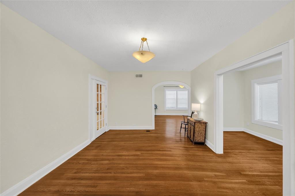 1708 Sunset Boulevard