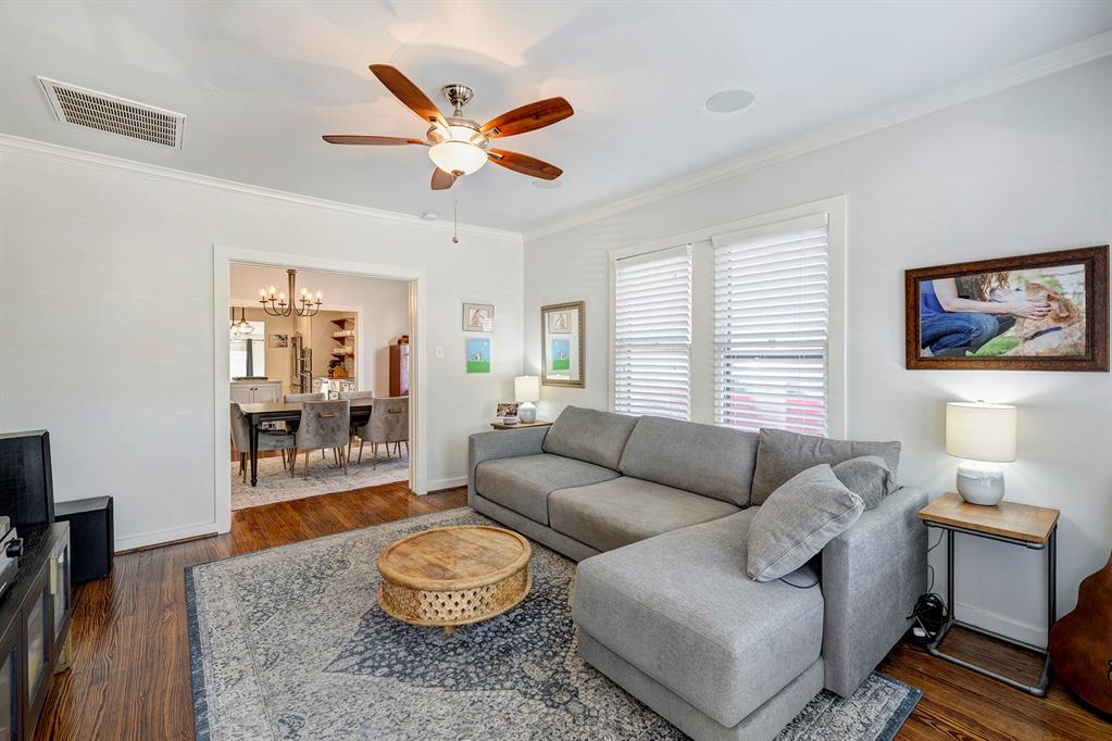 1016 W Cottage Street