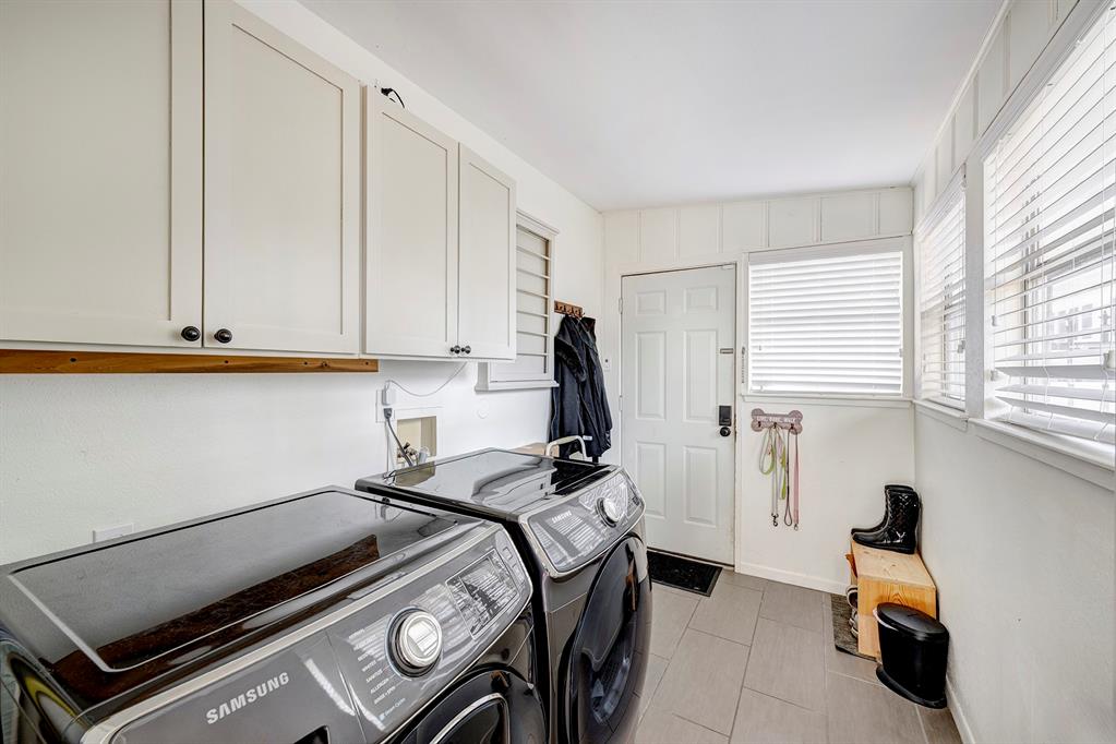 1016 W Cottage Street