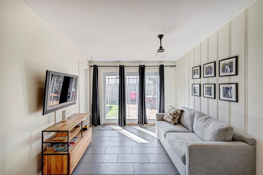 1016 W Cottage Street