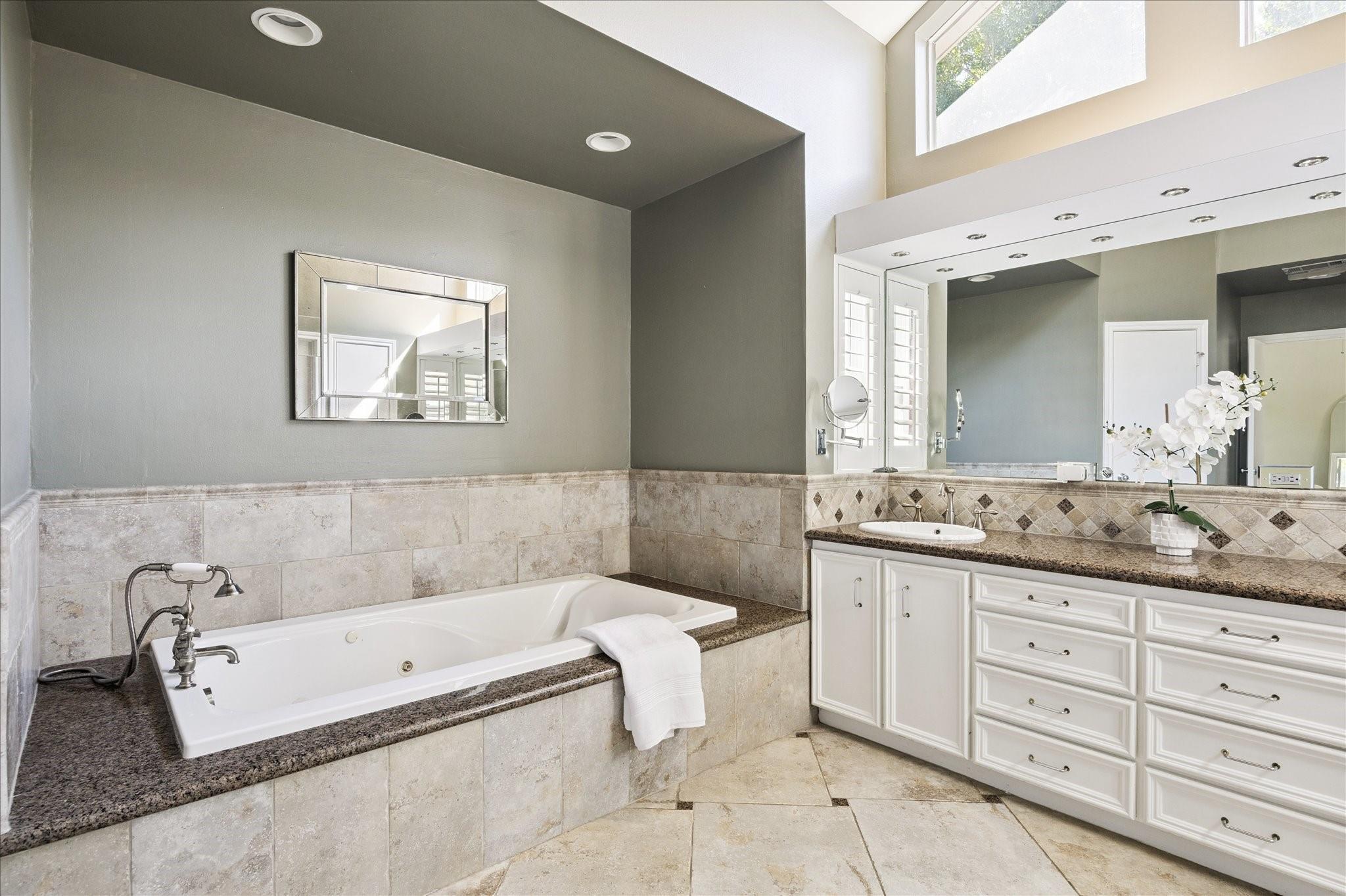 4019 W Alabama Street