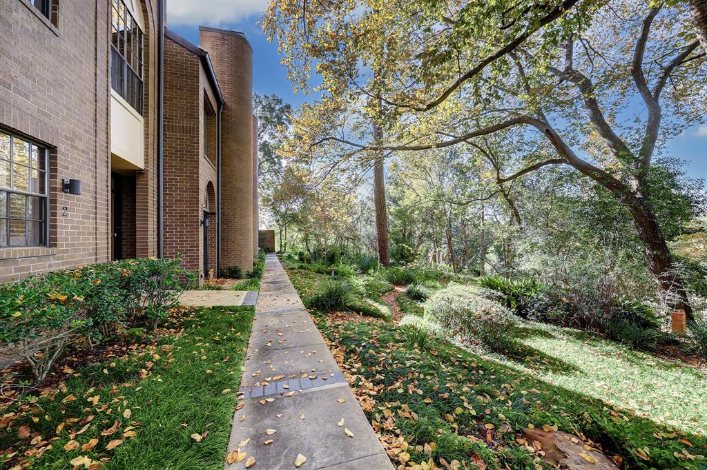19 Crestwood Drive # 2