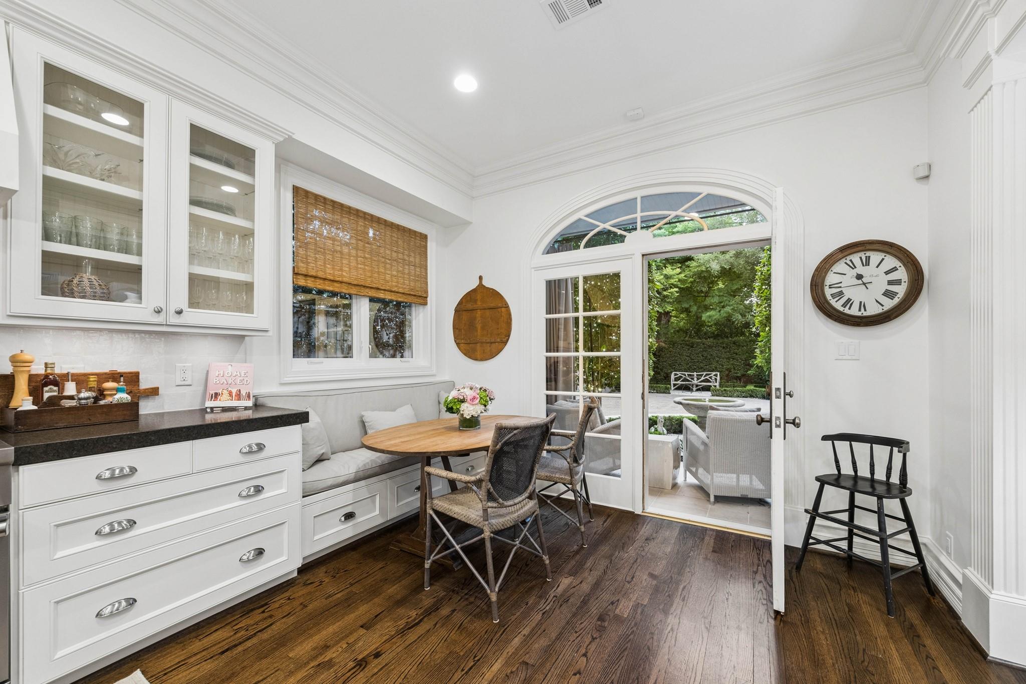 3036 Locke Lane