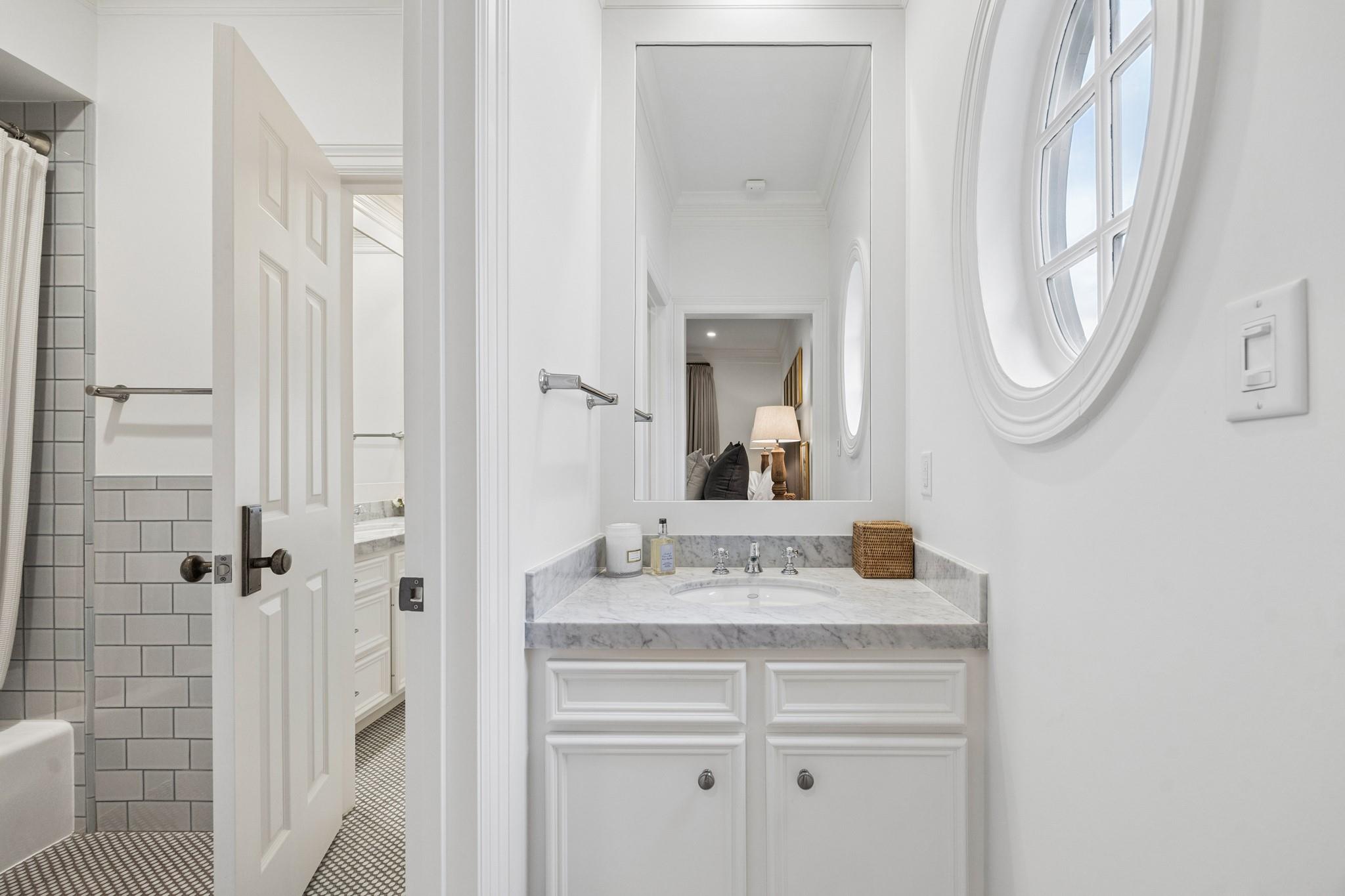 3036 Locke Lane