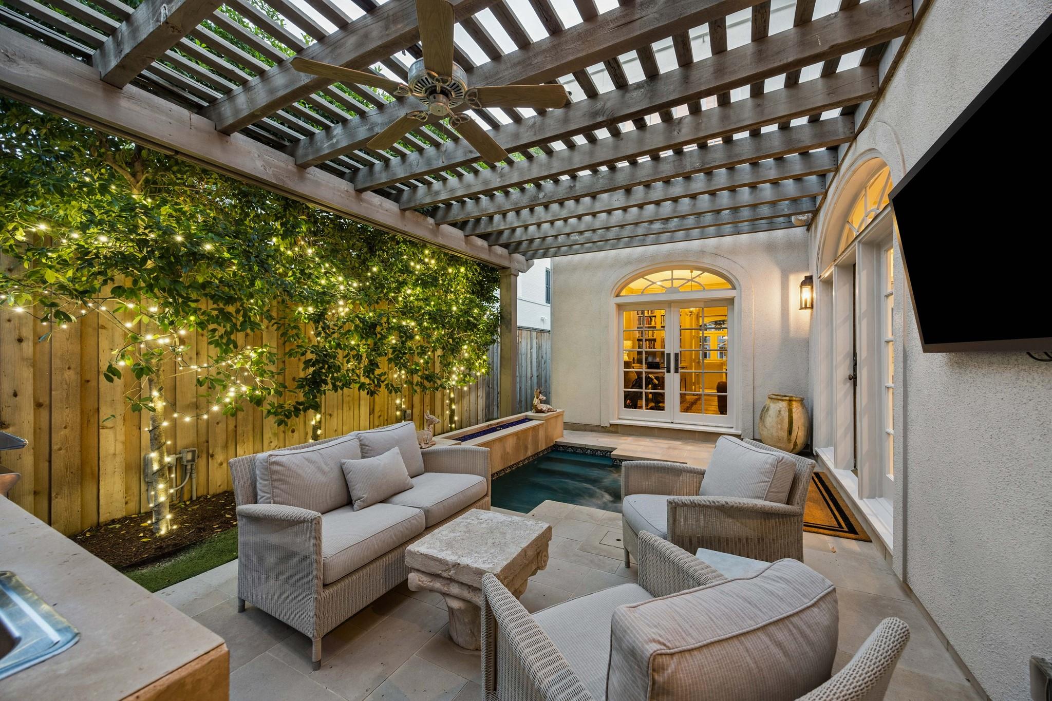 3036 Locke Lane