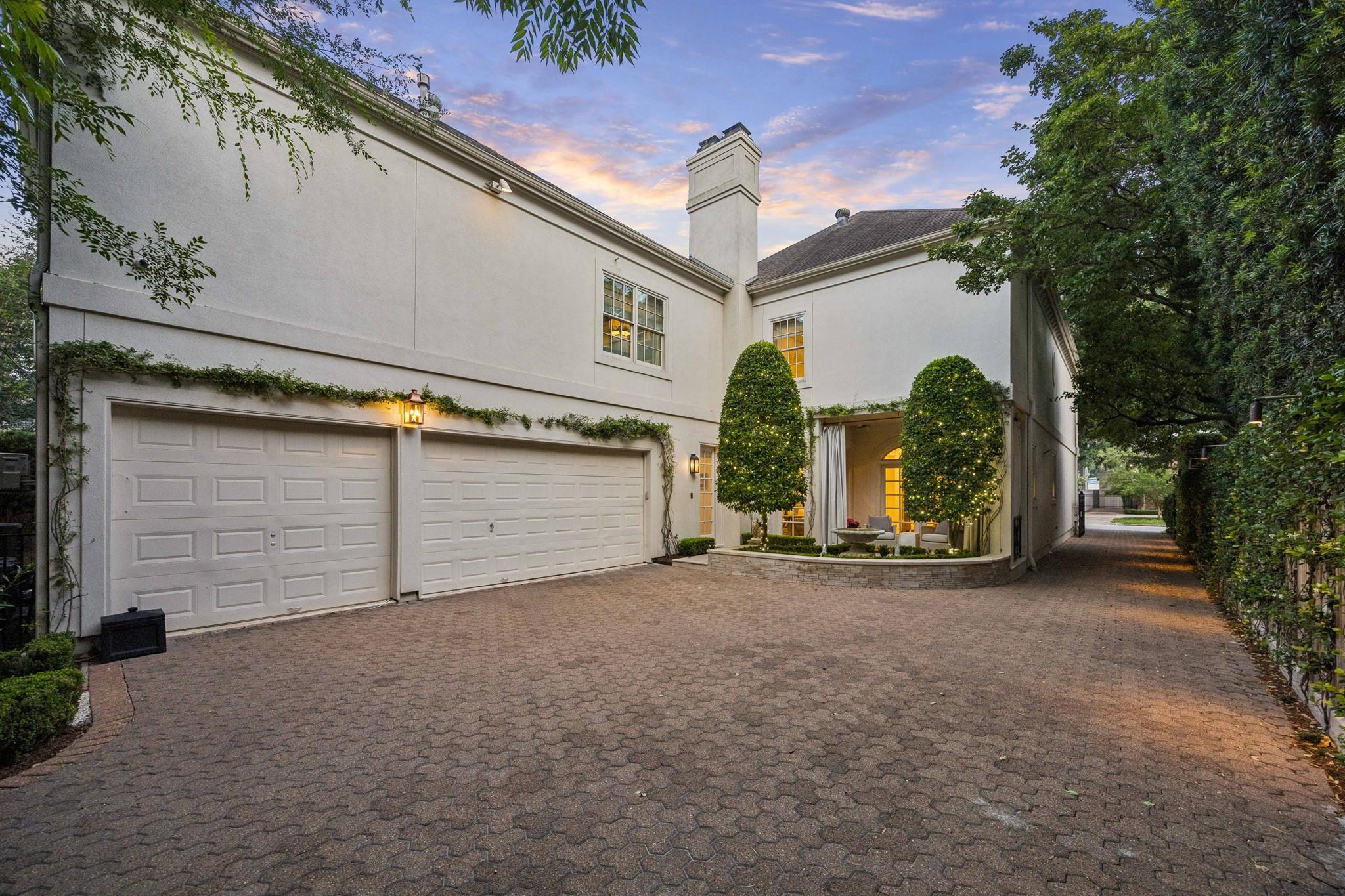 3036 Locke Lane