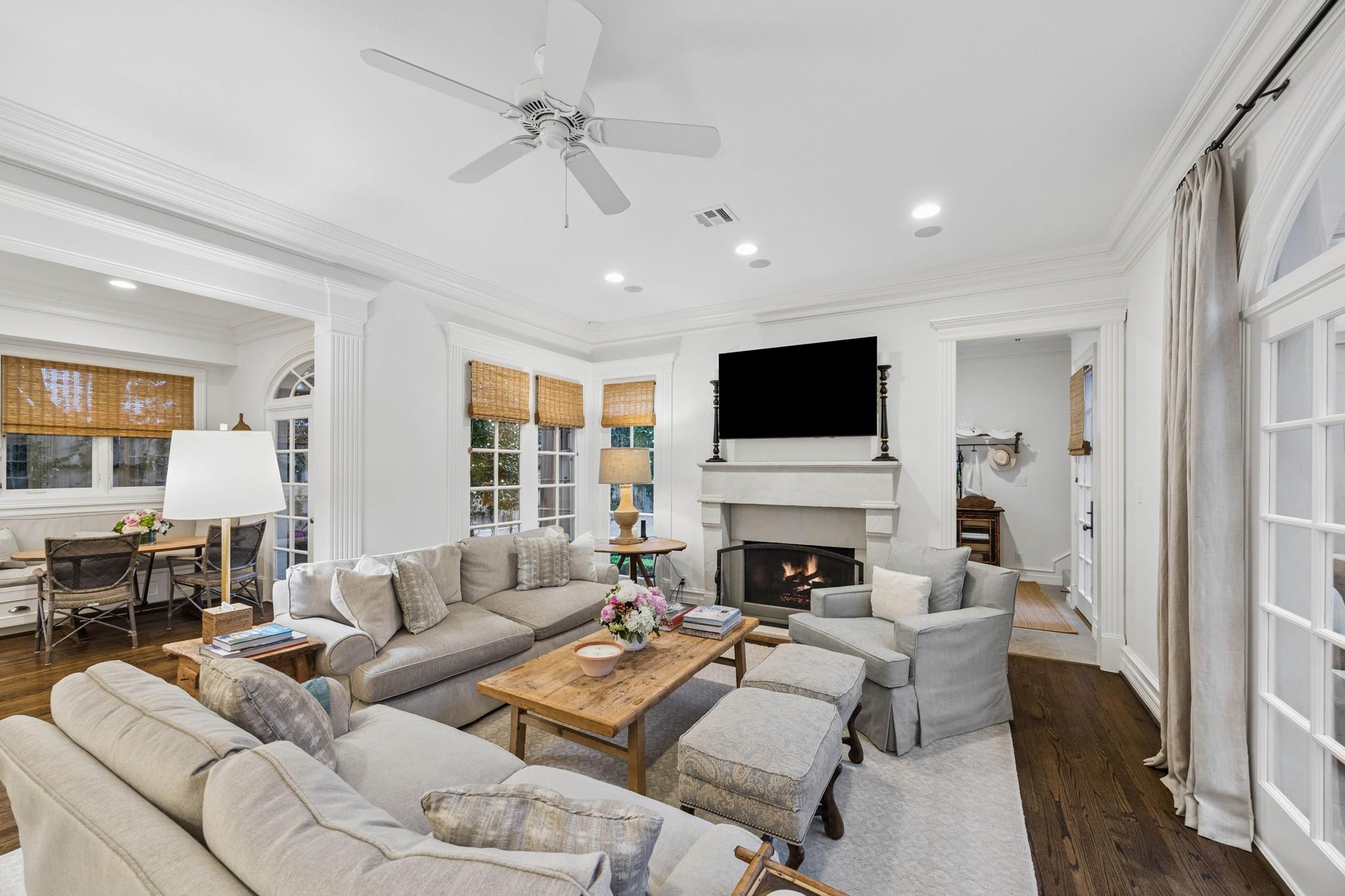 3036 Locke Lane
