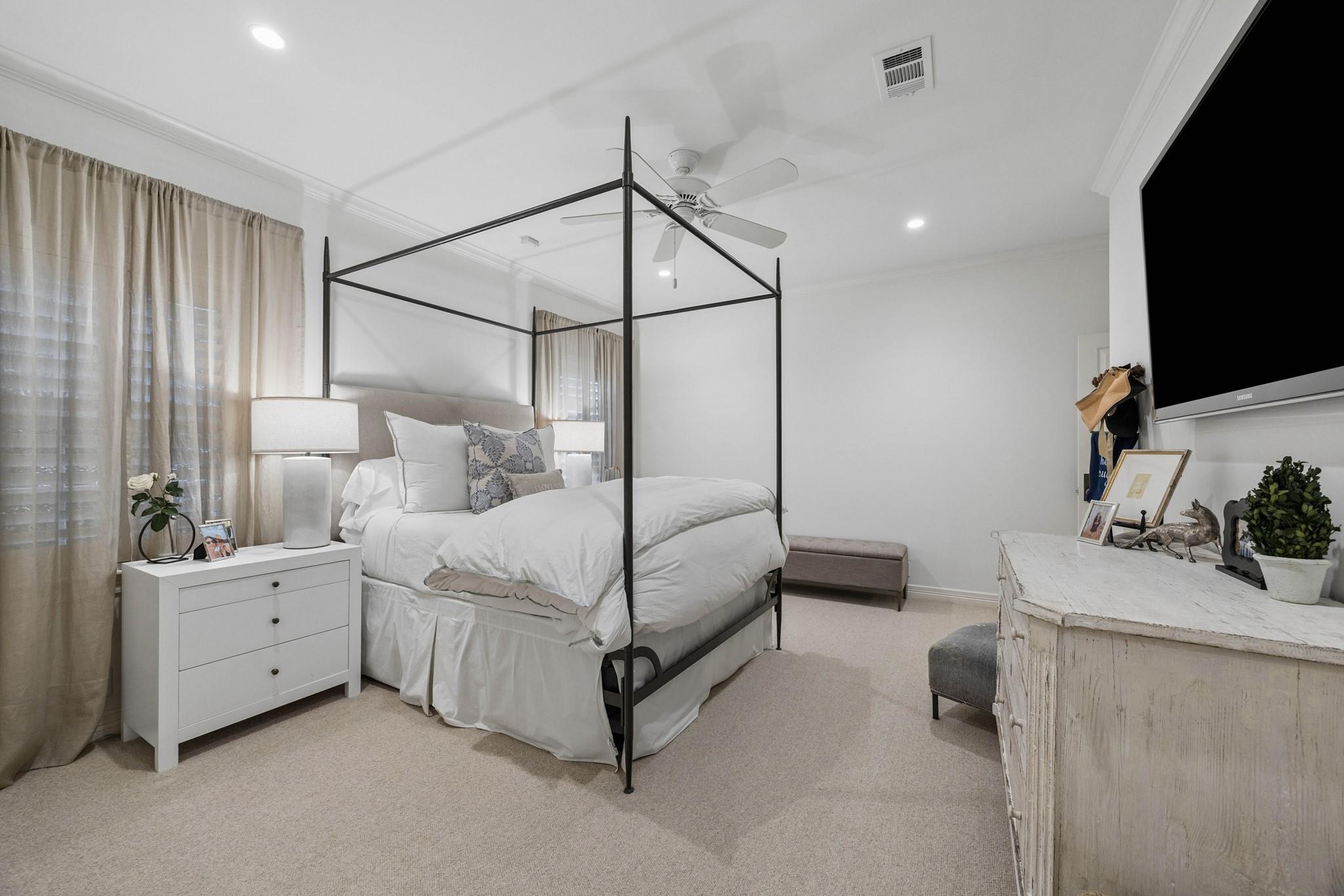 3036 Locke Lane