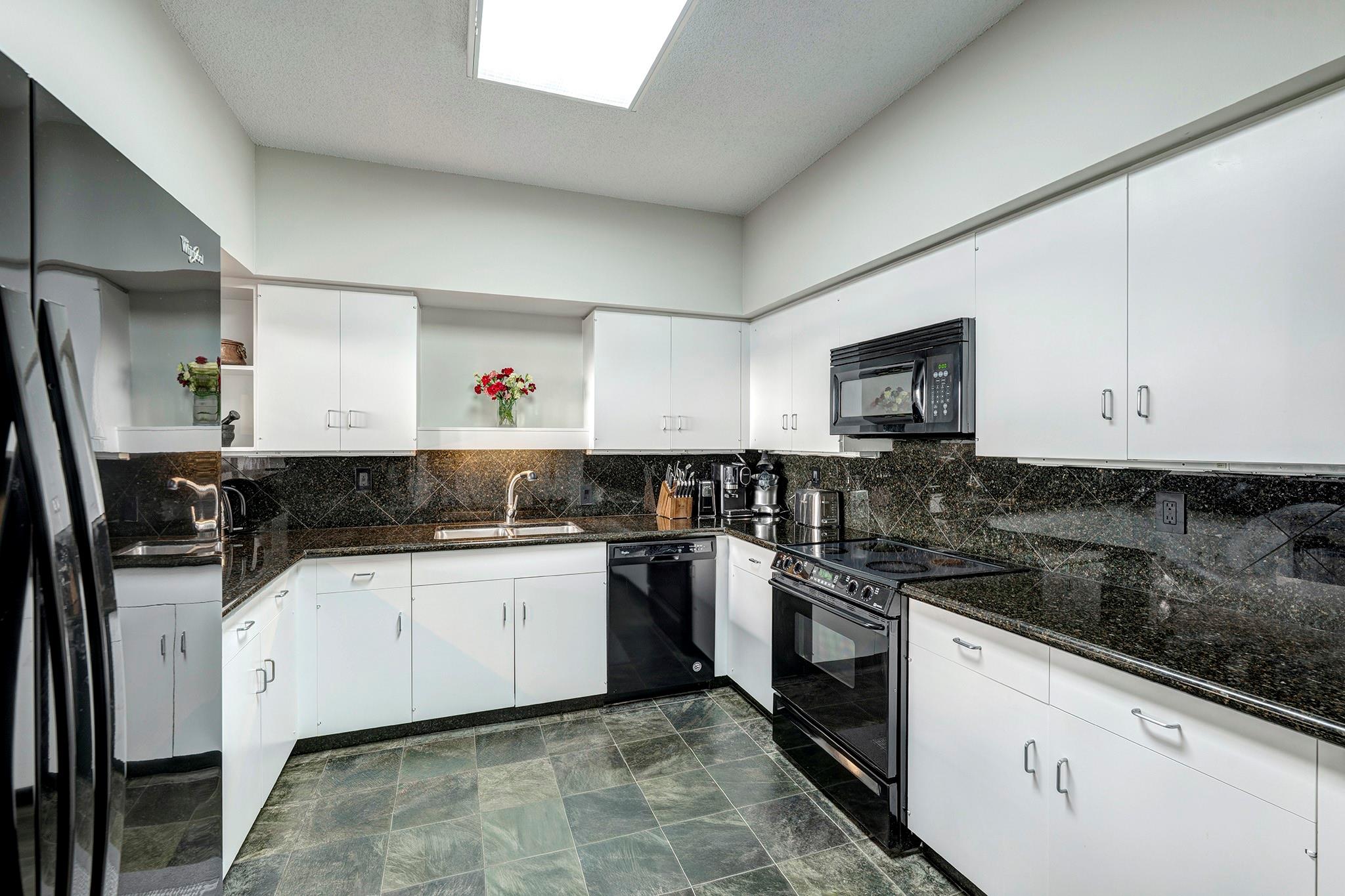 15 Greenway Plaza # 17B
