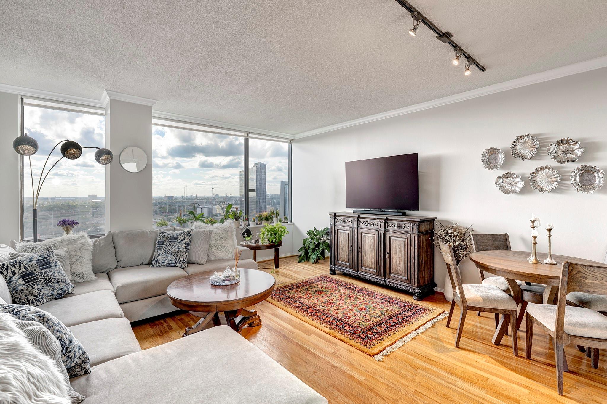 15 Greenway Plaza # 17B