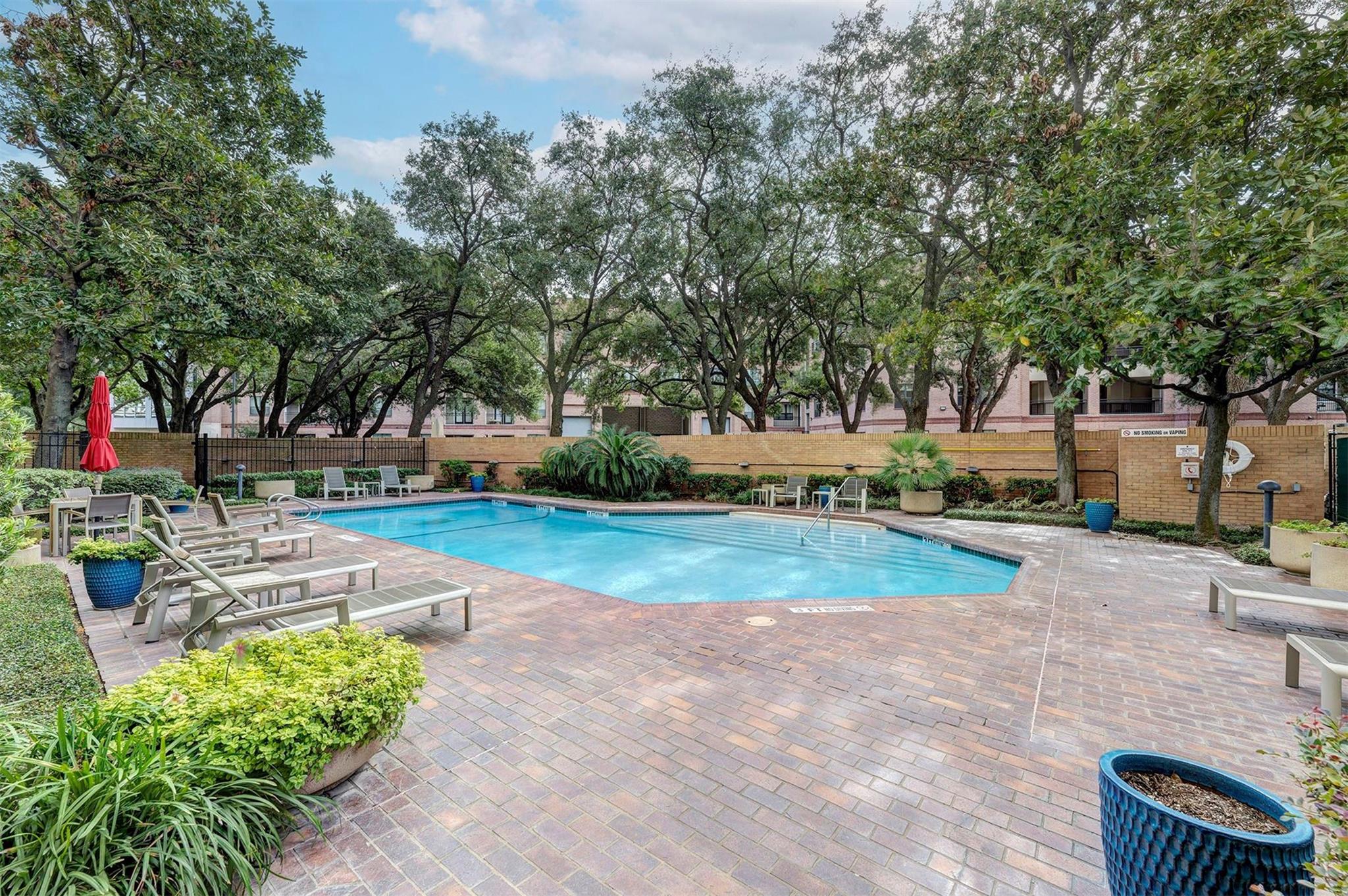 15 Greenway Plaza # 17B