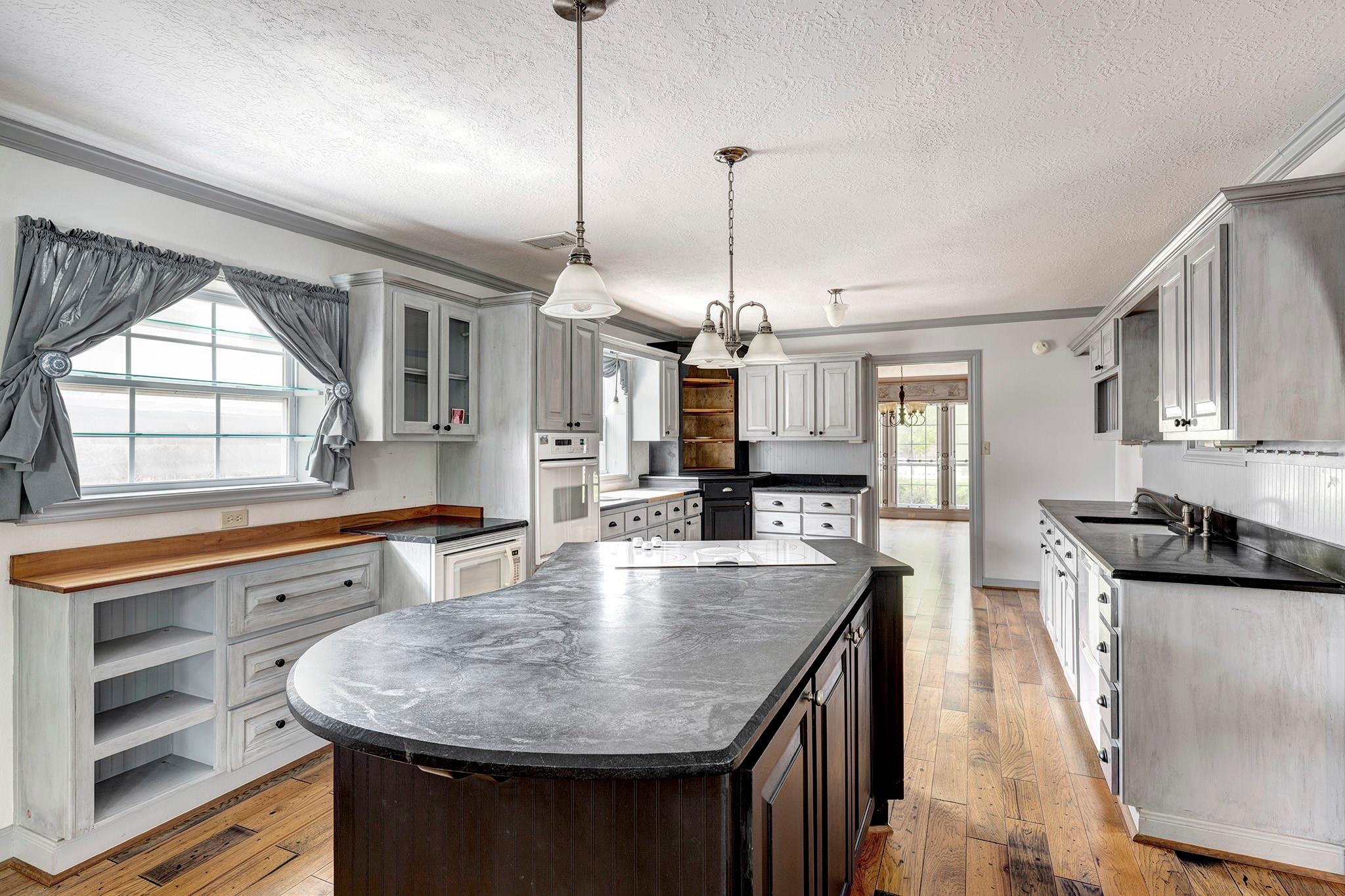 13106 Lookout Mountain Court