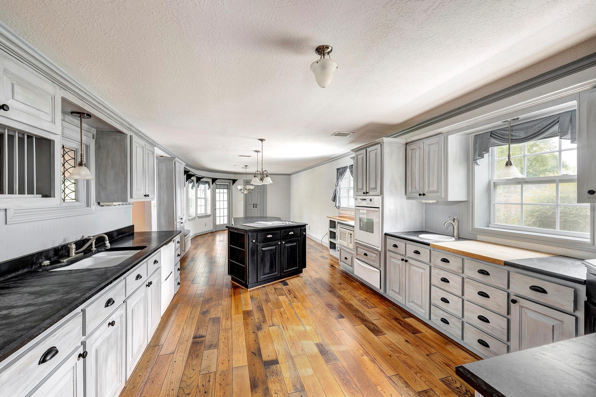 13106 Lookout Mountain Court