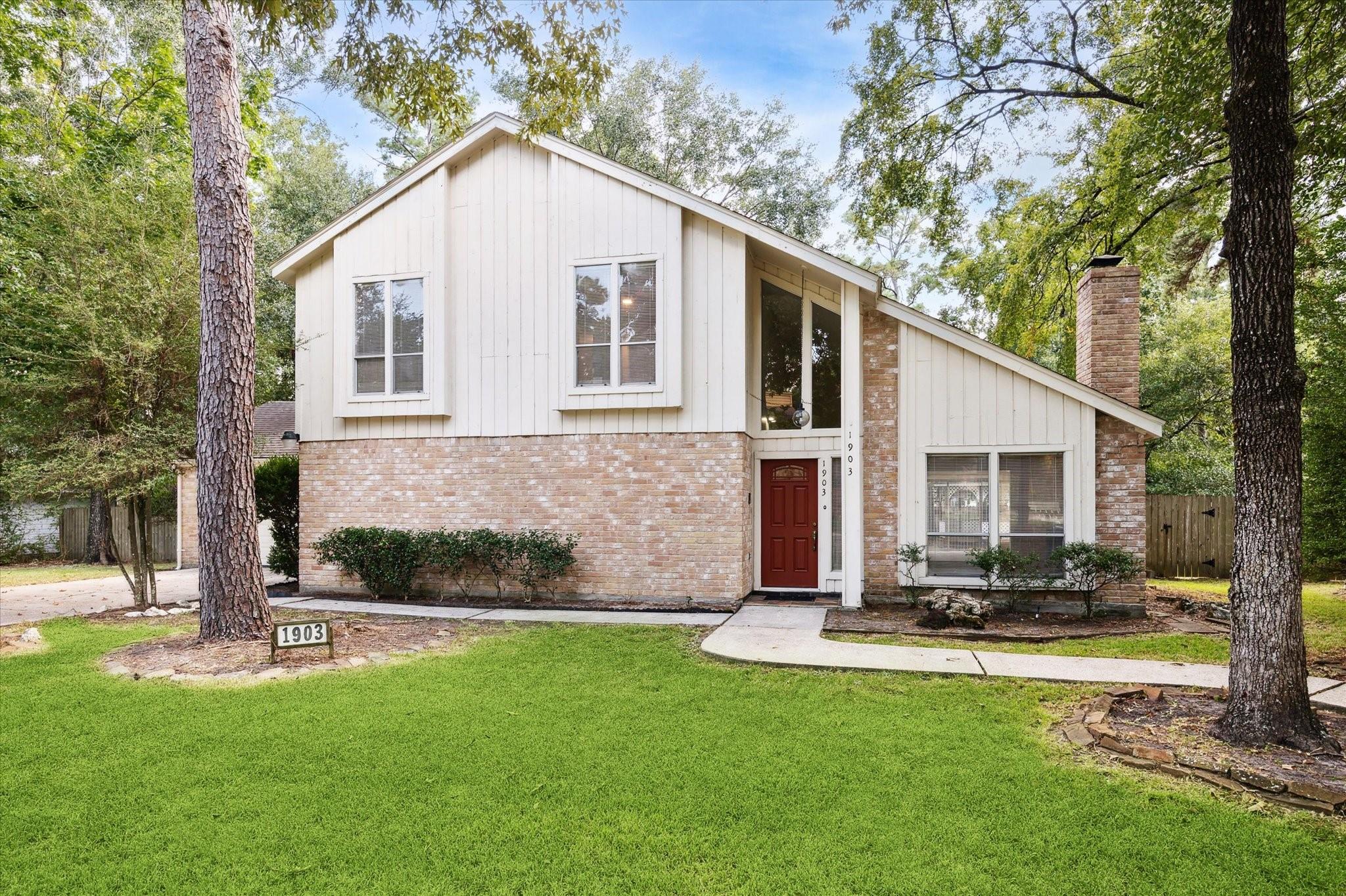 1903 Foxtail Place
