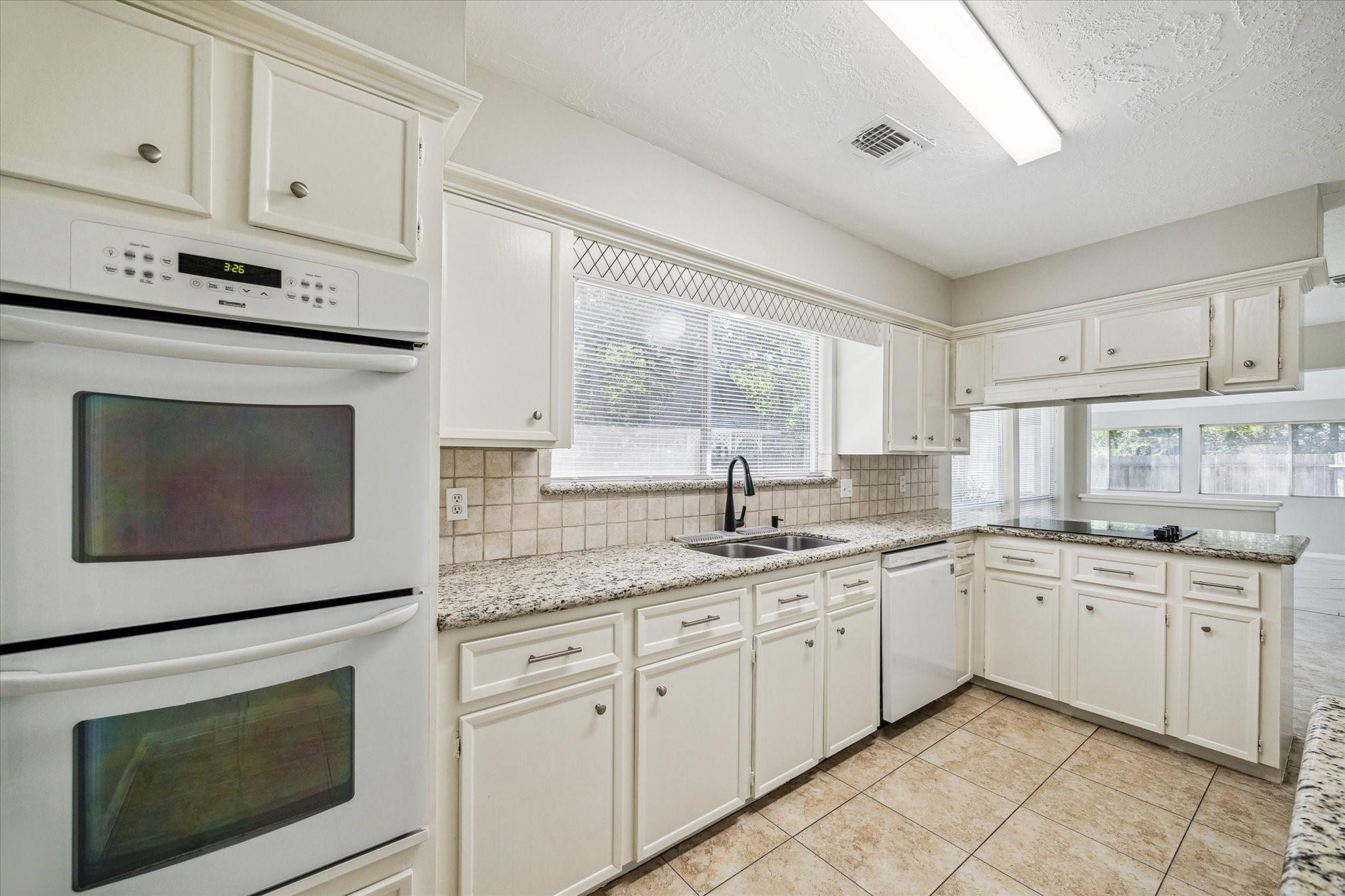1903 Foxtail Place