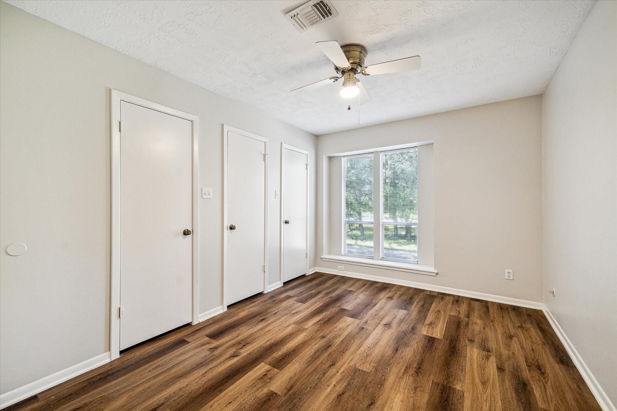 1903 Foxtail Place