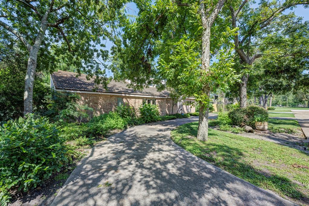 1313 Spring Oaks Circle