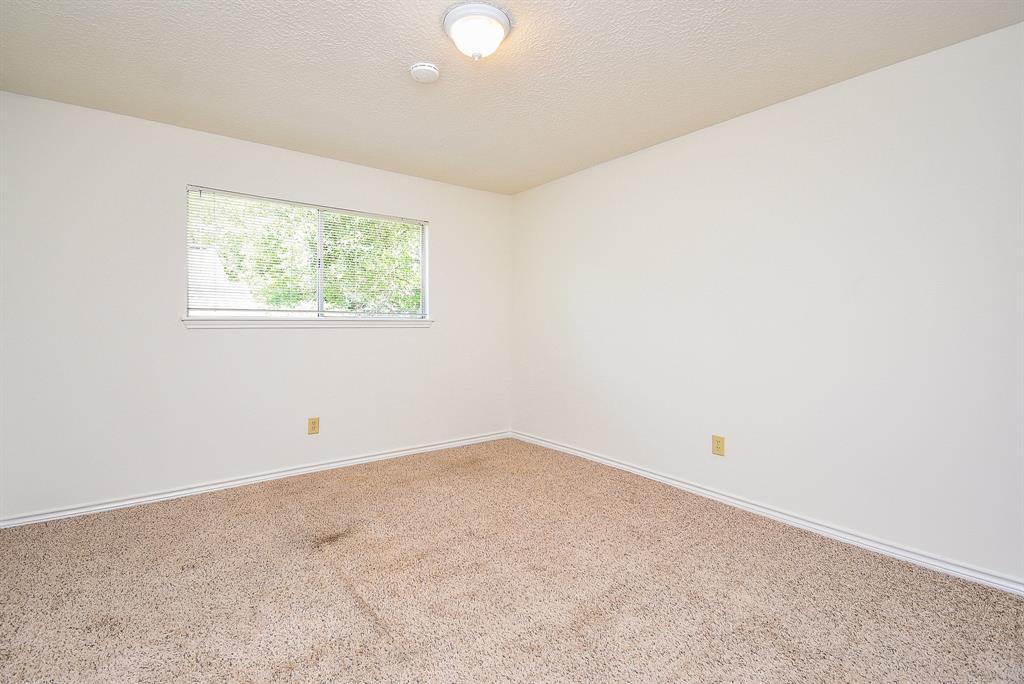 7638 Club Lake Drive