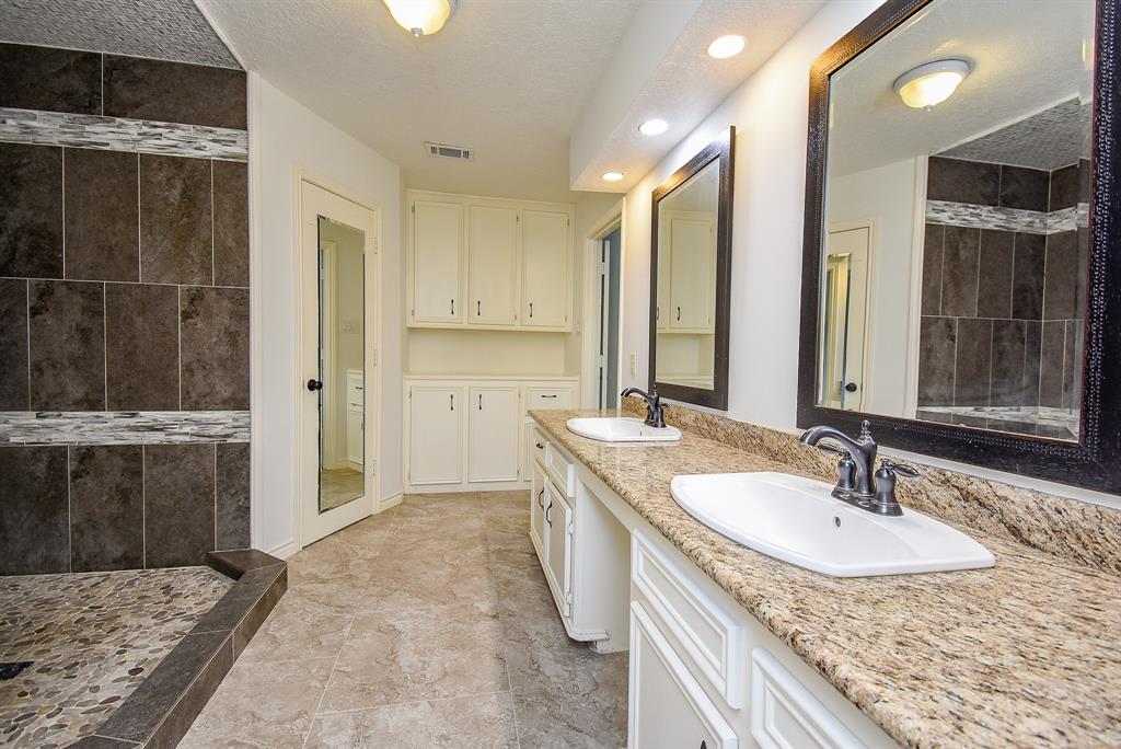 7638 Club Lake Drive