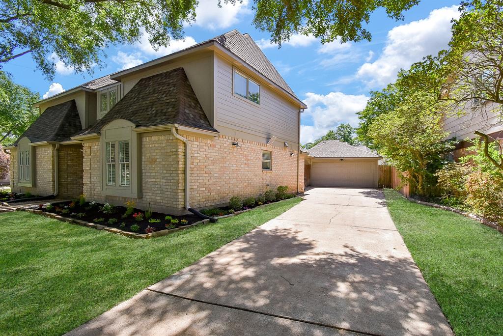 7638 Club Lake Drive